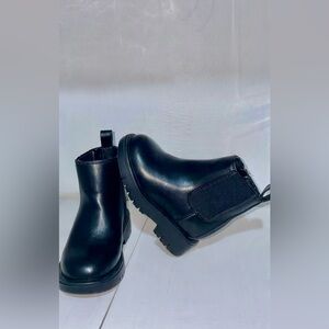 GAP Kids Black Chelsea Boots